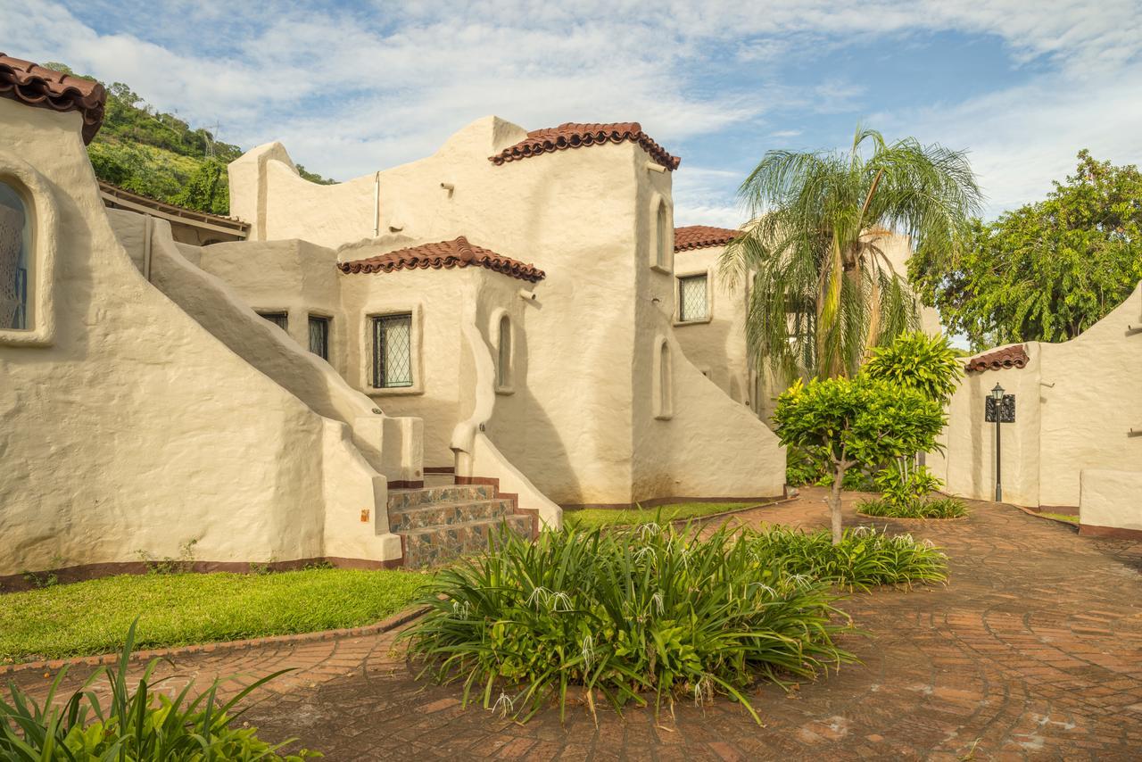 Caribbea Bay Resort Kariba Exterior photo